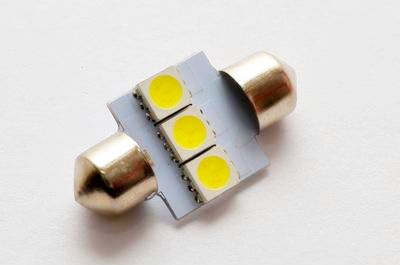 ЛАМПА СВЕТОДИОД.12V C5W (31ММ, БЕЛЫЙ, 3 SMD) SV8.5-8